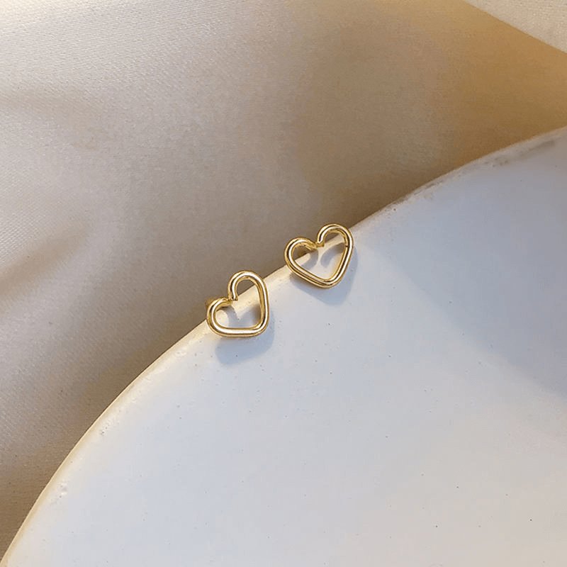 Love Hooked Simple Heart Stud Earrings - Jewelry & Accessories - Earrings | EarReplaceable Jewelry