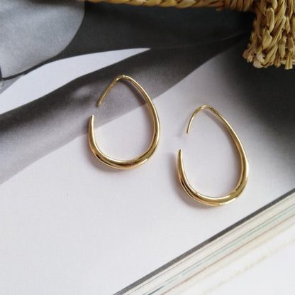 Simplistic Oval Hoop Earrings in Gold - Jewelry & Accessories - Earrings - Hoop | EarReplaceable Jewelry